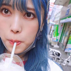 街で目を惹く派手な青髪。だけど頑張り屋さんで真面目な子。実はウブで未開発な身体。エッチの勉強がしたくてAV debut 志田カンナ