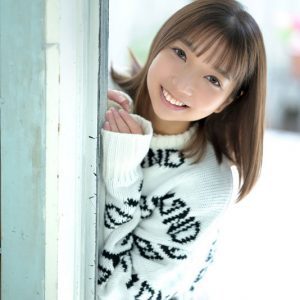 新人 裸のスターになりたいですッ！三度の飯よりSEXが好きなめっちゃエロカワ美少女AV Debut！！ 天海一華
