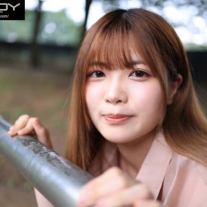 上京したての超優しいちょいギャルちゃんが脱いだらHカップ！ AVデビュー 新山ちなつ