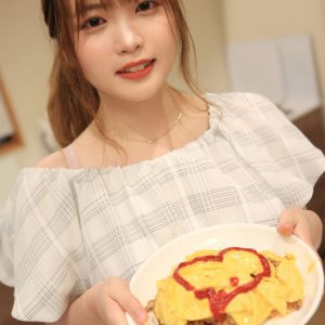 上京したての超優しいちょいギャルちゃんが脱いだらHカップ！ AVデビュー 新山ちなつ