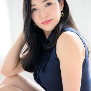 元キャビンアテンダントの人妻 東条実澪 34歳 AV DEBUT 不倫を求める潤んだ瞳、結婚3年目の淫らな決意―。