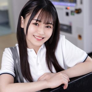 19歳、1度だけのAV出演。この娘、早漏びんかん体質。成績トップのマジメちゃん美少女はちっぱいだけど、エロい女に憧れている。 春風なのか AV DEBUT