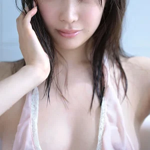 あの話題の超庶民お姉ちゃん、一歩イイオンナ感。人生初めて尽くし性交で絶頂イキまくり初体験3本番 鈴木希